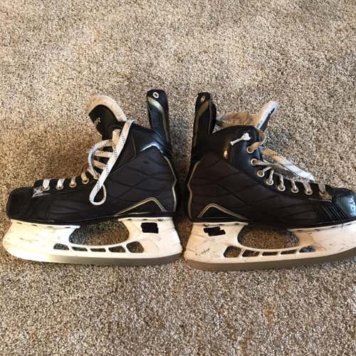Used Bauer Nexus 400  Size 8 Hockey Skates