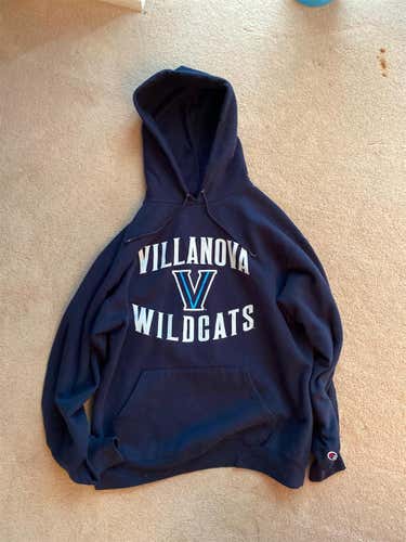 "Villanova Wildcats” Adult Large Sweatshirt