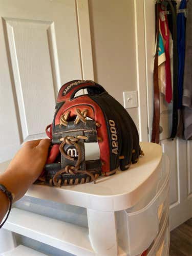 Red Used Infield A2000 1786 11.5" Baseball Glove