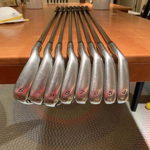 Taylormade r7 Regular Flex 4-PW,SW Right Handed Steel Shaft Iron Set Used