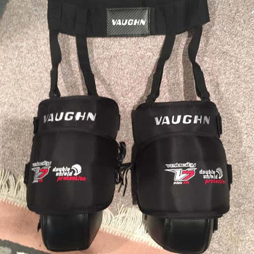 Vaughn V7 Pro XF Knee Pads With Belt
