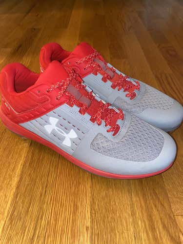 New Under Armour Yard Low Pro Issue Cleats (Limited Edition Gray/Red)(Men’s 12)