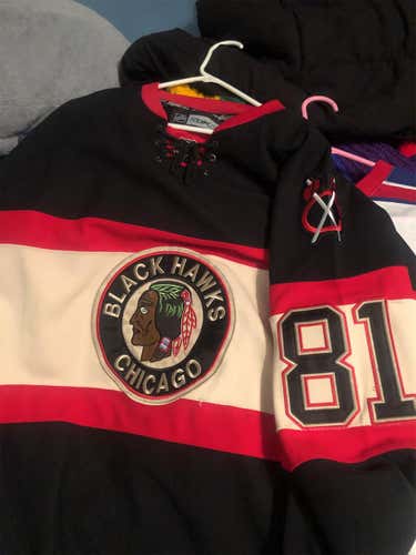 HOSSA 81 Blackhawks 2010 winter classic jersey