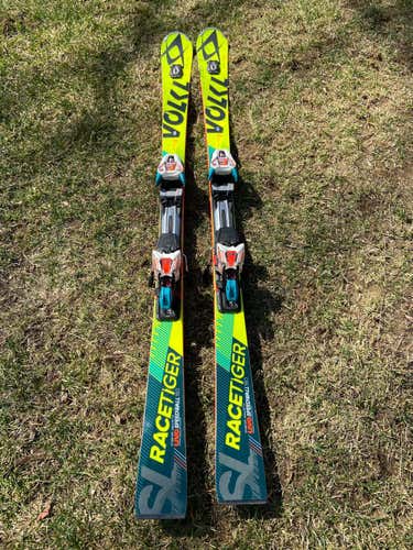 BARELY USED 2016 Volkl Racetiger EVO Speedwall 160cm  SL Skis with Din 12 Bindings