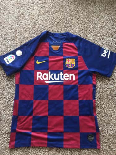 Large FC Barcelona 19/20 Messi jersey - new without tags