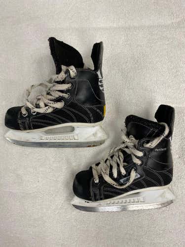 Youth Used Bauer Supreme Hockey Skates Size 13