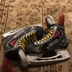 Used Bauer Vapor APX2 EE (Extra Wide)  Size 5 Hockey Skates