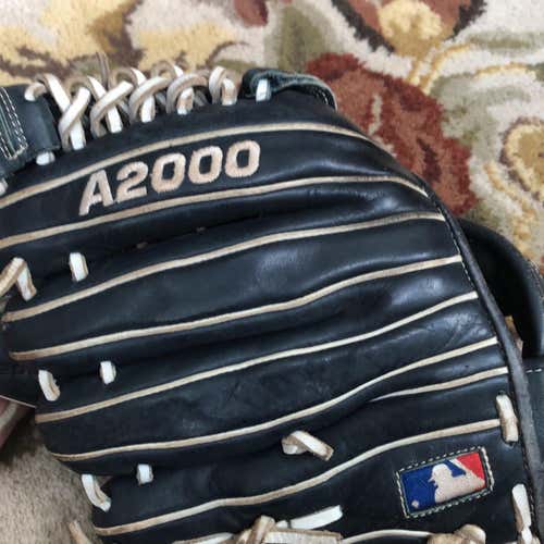 Wilson A2000 11.25" Baseball Glove