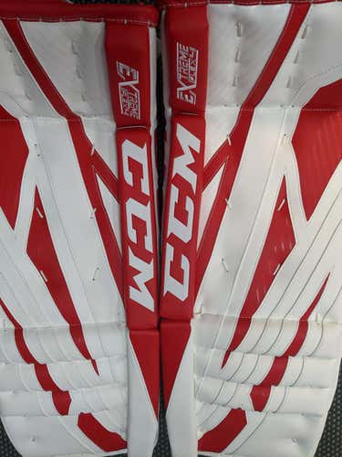 New Red New Senior 34" CCM Regular Extreme Flex 4 Goalie Full Set