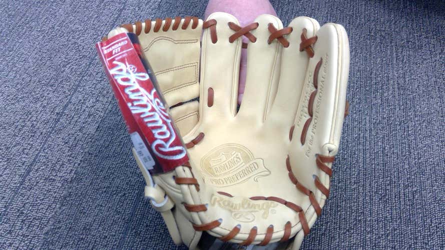 New Rawlings Right Handed Pro Preferred Baseball Glove 11.75"