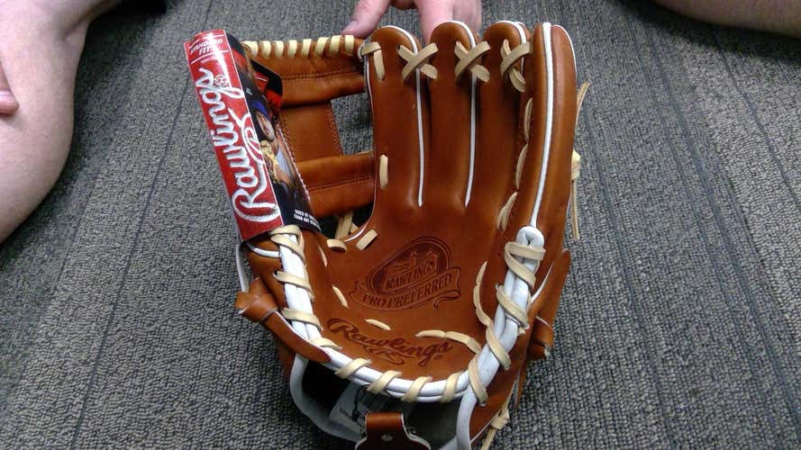 New Rawlings Right Handed Pro Preferred Baseball Glove 11.5"