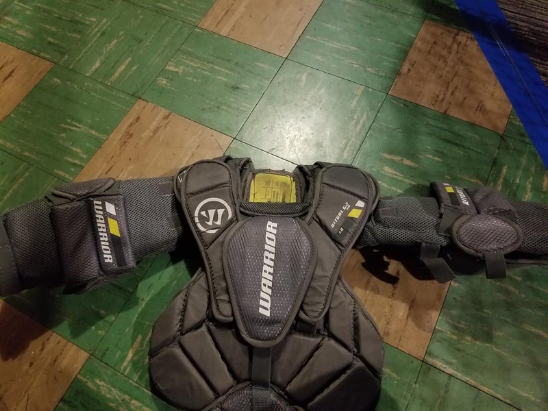 Junior Used XL Warrior Ritual G2 Goalie Chest and Arm Protector Goalie Chest Protector