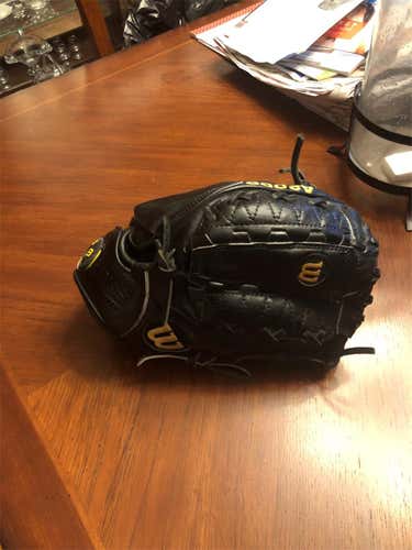 Used Right Handed A2000 1915-B 11.75" Baseball Glove