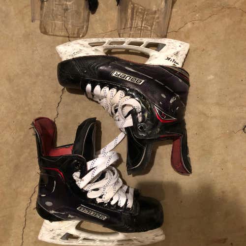 Used Bauer Vapor APX2 Pro Stock Size 7DAA Hockey Skates