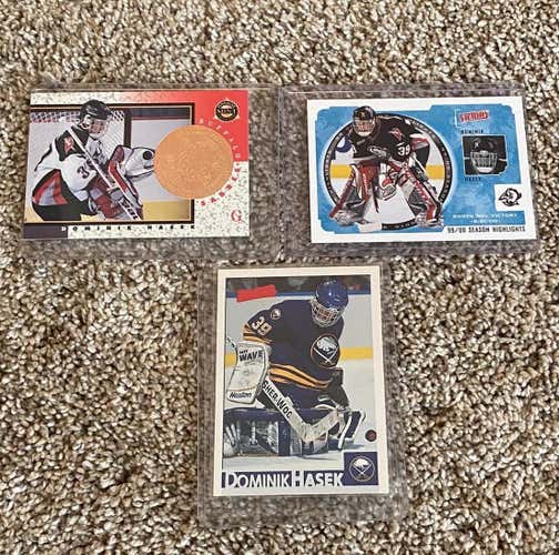 LIKE NEW: Dominik Hasek 3 Card Bundle (Buffalo Sabres)