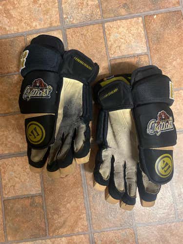 Black Used Warrior 14" Gloves