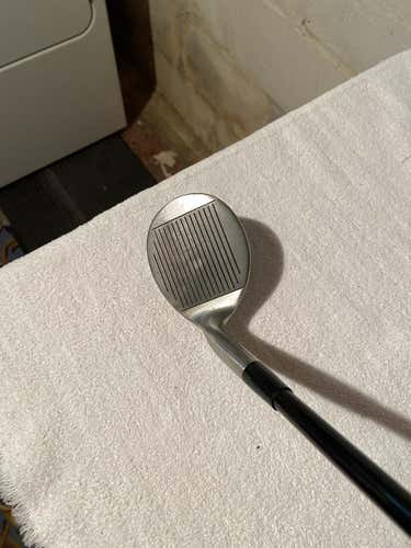 Used Men's Right Handed Wedge Wedge Flex Graphite Shaft