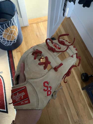 Used High School/College Rawlings Right Handed Infield Baseball Glove 11.75"