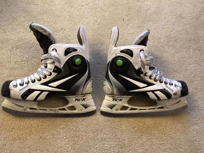 White Pro Stock Reebok 11k EE (Extra Wide) Size 6