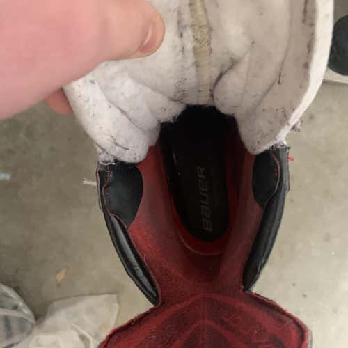 Used Bauer Apx2 Skates