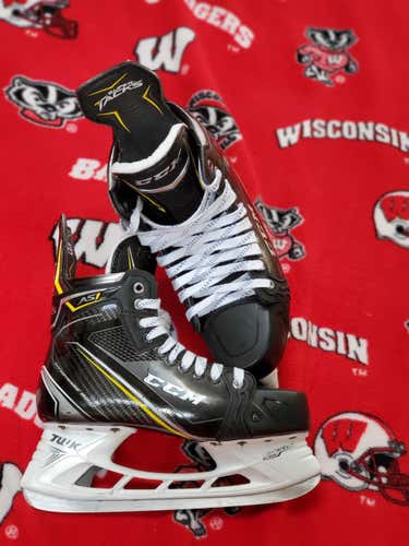 CCM Super Tacks AS1 skates 7.5D 272 tuuks, excellent condition, make offers