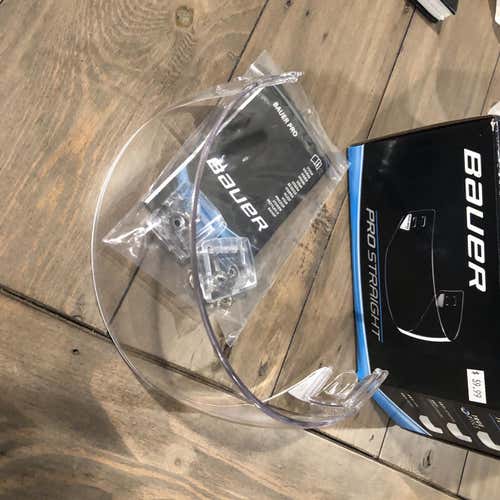 Used Large Bauer Pro straight Visor