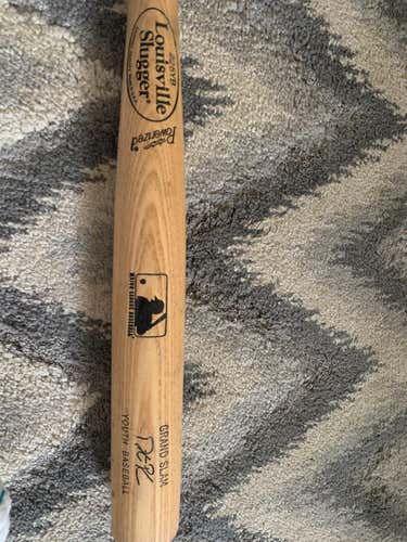 Used Louisville Slugger Wood 225YB 30" Bat