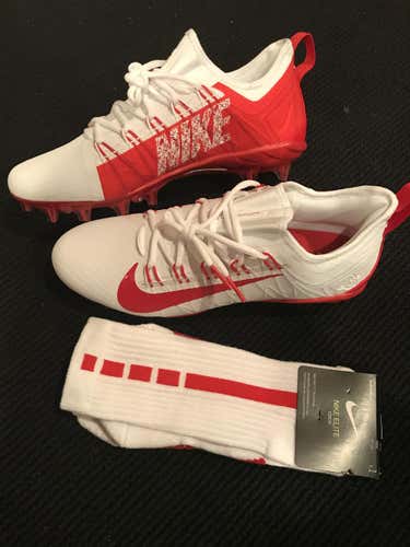 Red New Adult Men's 11.5 (Women's 12.5) Molded Cleats Nike Low Cut