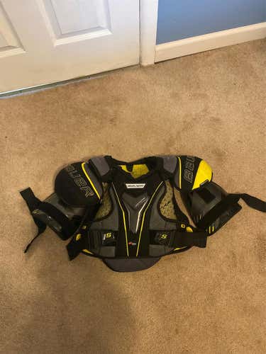 Used Large Bauer Supreme 1S Shoulder Pads