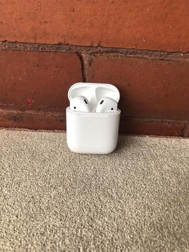 Used Apple Airpods