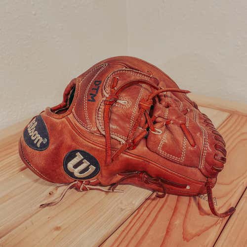 Used Wilson Right Handed A2K B212 Baseball Glove 12"