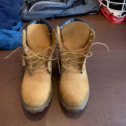 Men's 9.0 (Women's 10) Timberland Boots