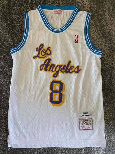Kobe Bryant 8 Lakers Jersey Medium M Mitchell & Ness