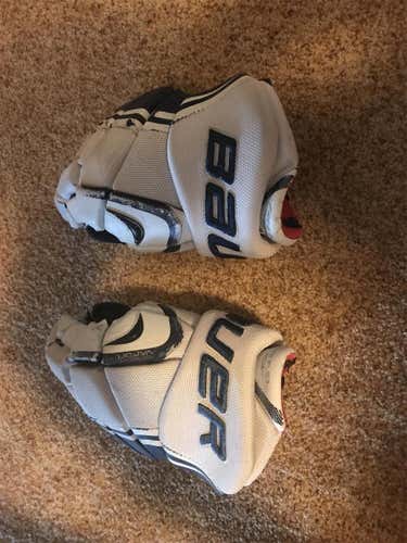 Bauer Vapor APX Hockey Gloves-11 Inch- Leafs Colors