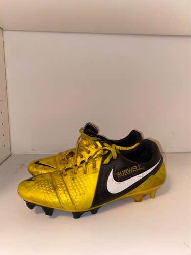 Used 9.0 (Women's 10) Nike Cleats