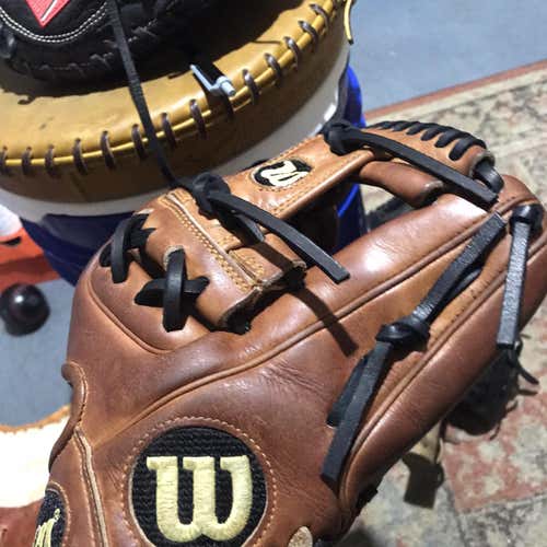 Brown Used Infield A2000 11.5" Baseball Glove