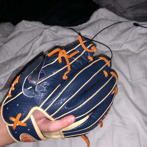 New Right Handed 11.5" Baseball Glove