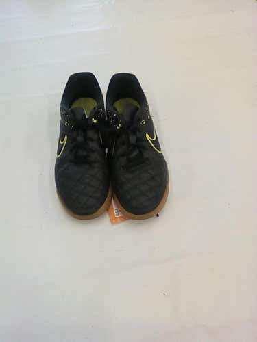 Used Nike Tiempo Junior 05 Indoor Soccer Indoor Shoes