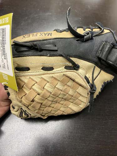 Used Mizuno Right Handed Infield Prospect GPP1102 Baseball Glove 11"