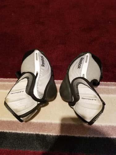 Senior Medium Reebok 11K Elbow Pads Pro Stock