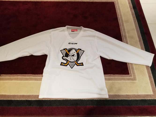 New Adult Medium CCM Mighty Ducks Jersey