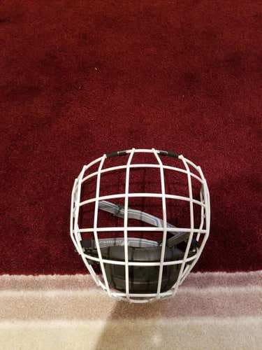 Used Medium CCM White FM580 Cage