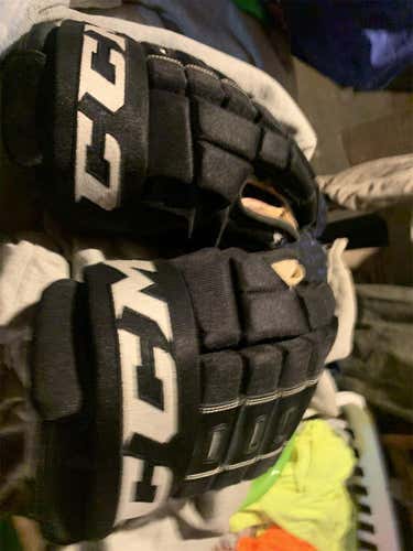 Adirondack Flames 4 Roll 14” Gloves- Great Condition