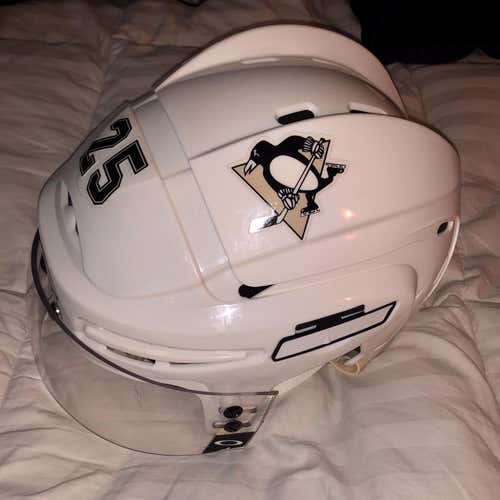 Penguins Bauer 5100 Vegas Gold Helmet