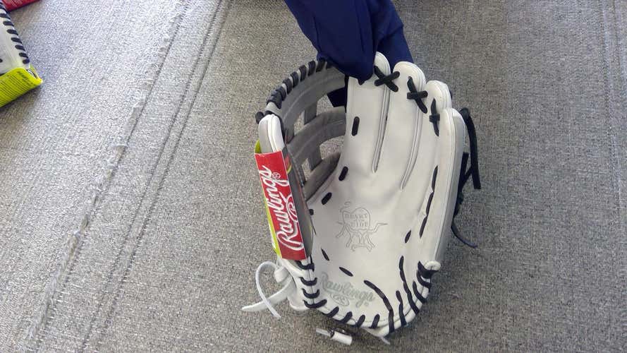 New Rawlings Right Handed Heart of The Hide Softball Glove 12.75"