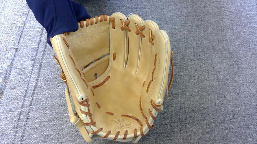 New Marucci Right Handed Cypress Series Baseball Glove 12"
