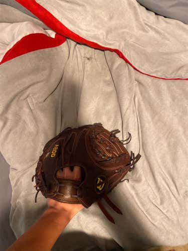 New Right Handed A800  Baseball Glove