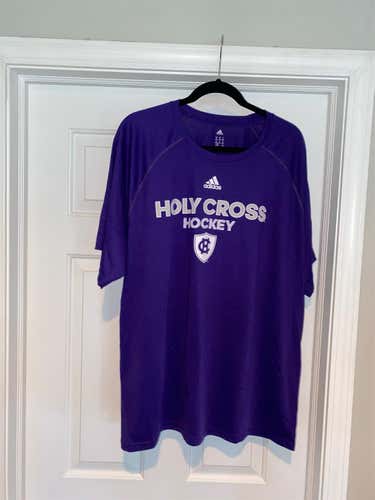 College Of The Holy Cross Hockey Workout Shirt XL