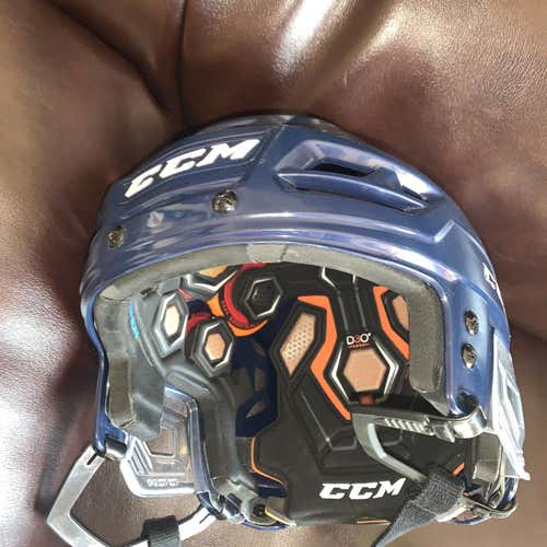 Navy Blue Like New Medium CCM Tacks 710 Helmet