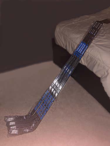 4-Pack Bauer Nexus Team Sticks - RH - 77 Flex - P92